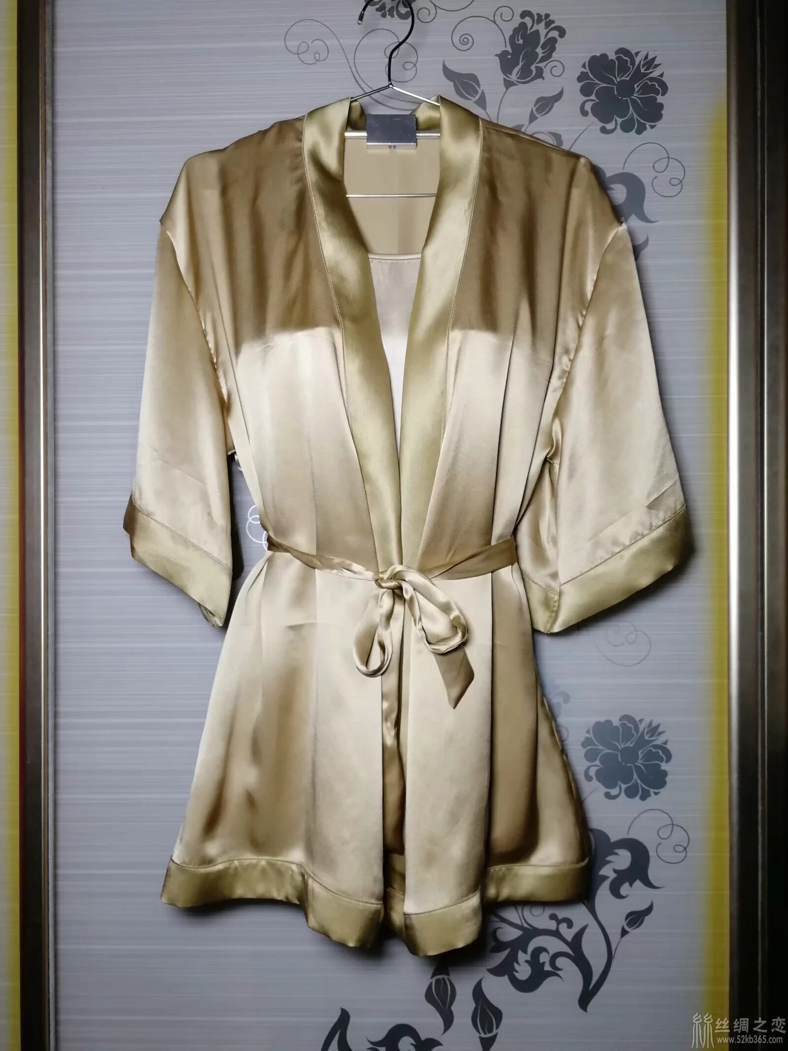 浅驼色真丝素绉缎吊带