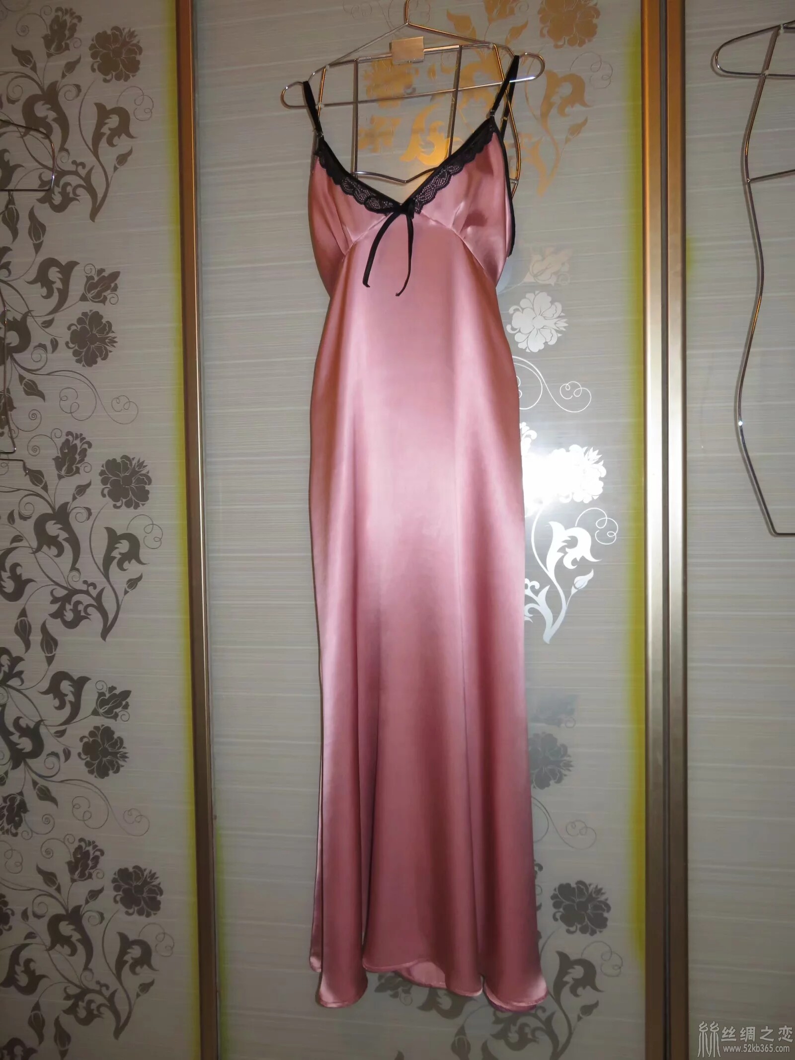 52kb 丝绸睡袍吊带套装 zzrsuqye8jkbkt  丝绸物品爱好者 084300n